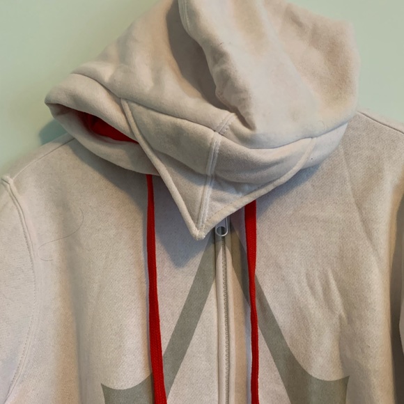 Assassin’s Creed Ezio Auditore white and red zip up hoodie with assassin cap - Picture 4 of 7